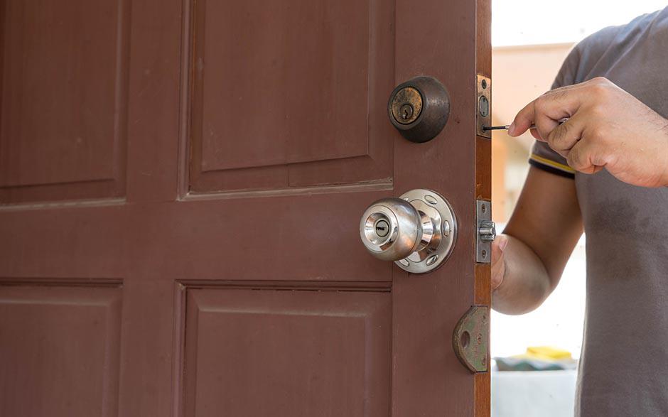 ouvrire une porte sans clé Saint-Mandé
